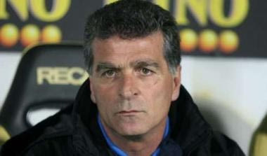 Tρίζει η καρέκλα του Δημητρίου