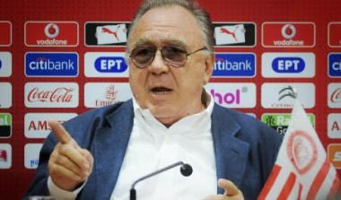 Κόκκαλης: “Ας παίξει ποδόσφαιρο ο κ. Σισέ κι ας αφήσει τις υποδείξεις”