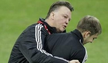 Ο Λαμ άσκησε κριτική στην αμυντική τακτική του Φαν Γκάαλ