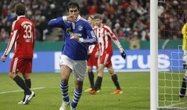 Ημιτελικά: Άλωσε το “Αλιάνζ Αρίνα” η Σάλκε (vids)