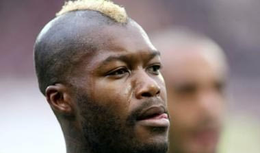 Σισέ: “Σκέφτομαι να μείνω”