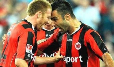 Έγραψε ιστορία ο Τζαβέλλας με το γκολ από τα 73 μέτρα (vid)