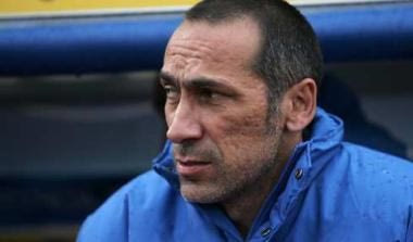 Ερωτηματικό η ενδεκάδα. Μπαζίντσκι, Ολιβέιρα και Σαμπού για δύο θέσεις (vid)