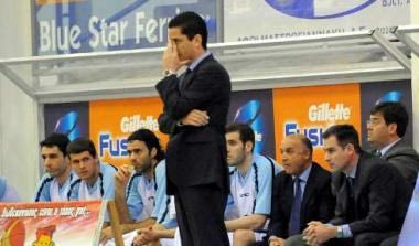 Σφαιρόπουλος: “Άμυνα και ασίστ”. Σκουρτόπουλος: “Κάποιοι σκέφτονται τα σπίτια τους”