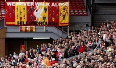 Οι οικογένειες των θυμάτων απαιτούν να ανακηρυχθεί ο Νταλγκλίς Ιππότης (photos+video)