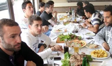 Χαλάρωσαν με γεύμα πριν τον Ηρακλή (videos)