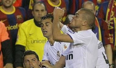 Άσεμνη χειρονομία Πέπε στον κόσμο της Μπαρτσελόνα