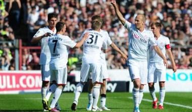 33η αγ.: Στο Champions League η Μπάγερν με “οκτάρα” επί της Ζανκτ Πάουλι (videos)