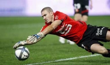 Φεύγει για Παρίσι ο Ντουσέζ