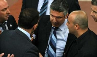 Σπανός σε Κάκο: “Λήξ’το να να φύγουμε” (video)