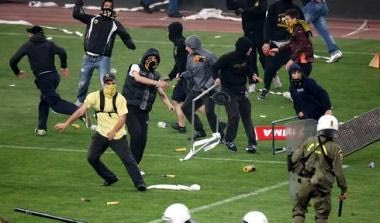 Τρεις αγωνιστικές στην ΑΕΚ, δύο στον Ατρόμητο για τα επεισόδια στον τελικό (vid)