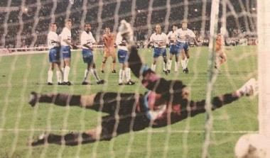 Ο Αλβες δεν είδε τον τελικό του 1992 διότι στο σπίτι του δεν υπήρχε τηλεόραση