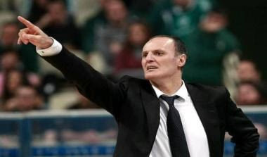 Ιβάνοβιτς: “Φαβορί ο Παναθηναϊκός”
