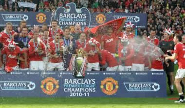 Η αποθέωση για το 19ο, το αντίο του Φαν ντερ Σαρ και η πλάκα του Εβρά (vids)