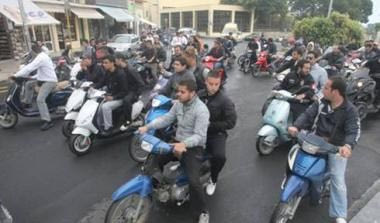 Mηχανοκίνητη πορεία των οπαδών του ΟΦΗ και αποκλεισμός του λιμανιού