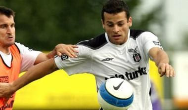 Μέσω facebook ο Μπομπό ανακοίνωσε ότι υπογράφει στη Σπόρτινγκ