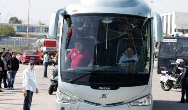 Απετράπη επίθεση στο πούλμαν του Ολυμπιακού