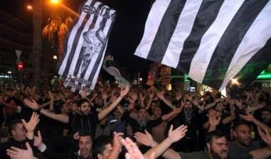 Στους δρόμους ο κόσμος του ΟΦΗ, στην Αθήνα Μαχλάς-Κουράκης