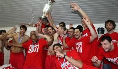 Το γλέντι των αποδυτηρίων (videos)