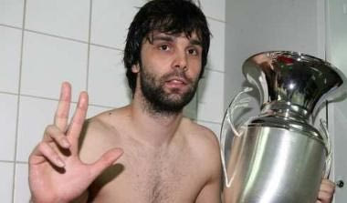 Ο Τεόντοσιτς “νίκησε” τον Μπουρούση (video)