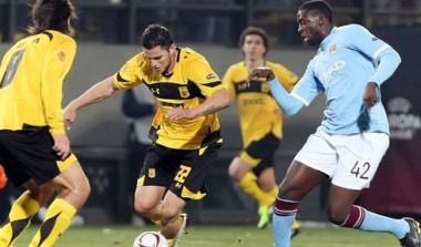 Υποπτη ακόμα και η σέντρα στο Άρης-Μάντσεστερ Σίτι!