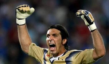 Μπουφόν: “Θα μείνω στη Γιουβέντους”