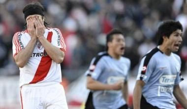 Έπεσε η Ρίβερ! (vids)