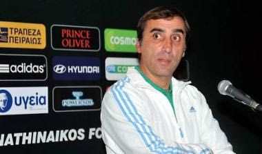 Φαβορί για τεχνικός διευθυντής ο Σαμαράς. Φεύγει από τον Παναθηναϊκό ο Μπουμσόνγκ