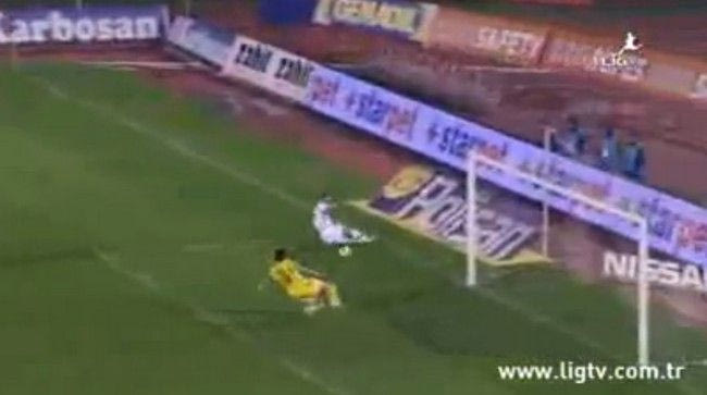 Το τέλειο τάκλιν στην Τουρκία