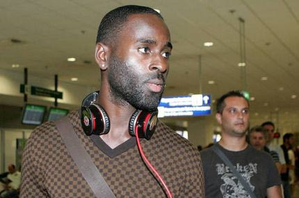 Η υπογραφή του Αμπέγε και οι επόμενες κινήσεις