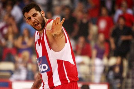 Ο Μπουρούσης παίκτης της AJ Μιλάνο