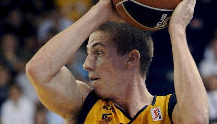 Ο “μπόμπερ” Κάρολ στο ρόστερ της Ρεάλ