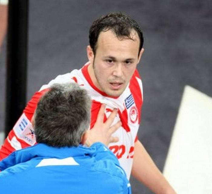 Υπογράφει ο Καπετάνος, κοντά σε Παπαστεριανό, μακριά από Μπολάδο. Οι σκέψεις του Τσιώλη