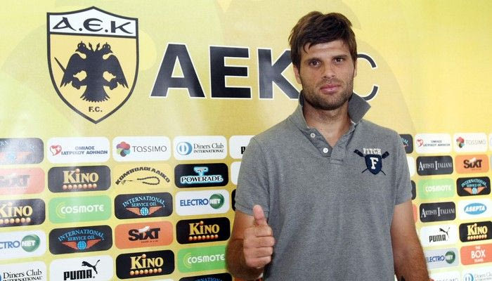 Υπέγραψε ο Κωνσταντόπουλος: “Χαίρομαι που ήμουν στόχος της ΑΕΚ”