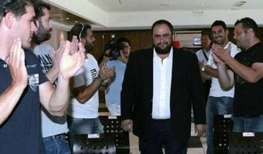 Μαρινάκης: “Δεν πάω πουθενά! Θα μείνω να πολεμήσω”