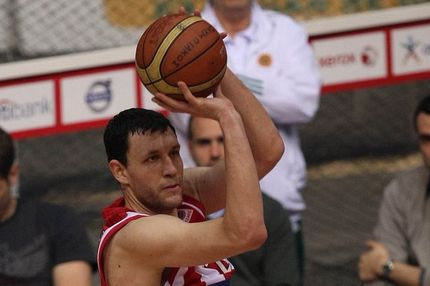 Προτίμησε τα ξένα ο Μαυροκεφαλίδης