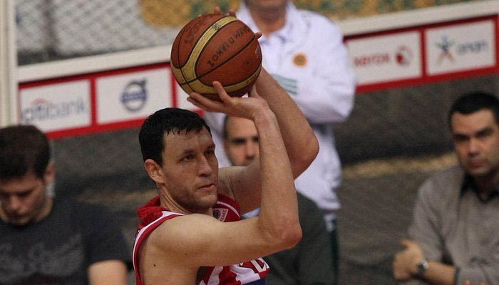 Προτίμησε τα ξένα ο Μαυροκεφαλίδης