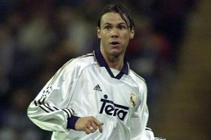 Ξυλοφόρτωσε διαιτητή ο Ρεδόνδο