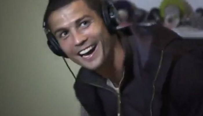 Κιθαρίστας ή ντράμερ ο Ρονάλντο;