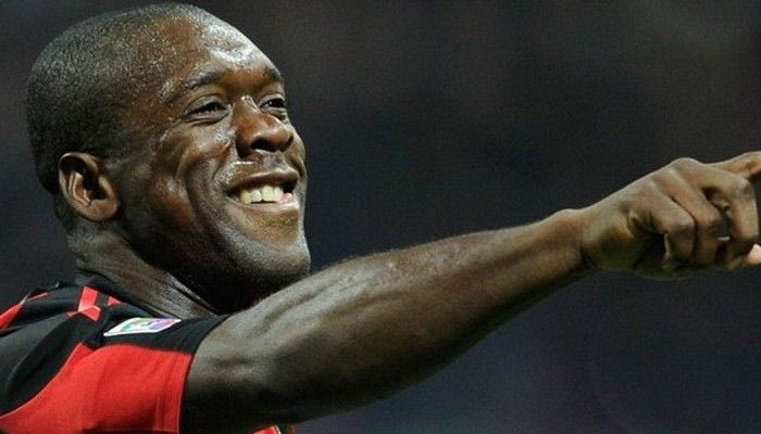 Πιέζει τον Ζέεντορφ ο Μπερλουσκόνι