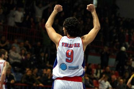 Στον Ικαρο ο Τσιάρας