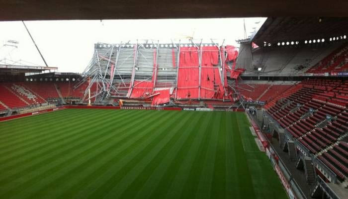 Ενας νεκρός από κατάρρευση οροφής στο γήπεδο της Τβέντε