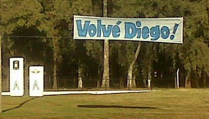 Πανό νοσταλγίας για τον Μαραντόνα