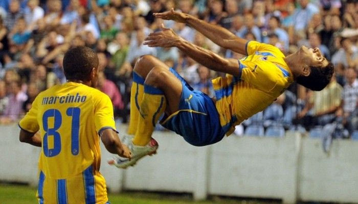 Στα play off ο ΑΠΟΕΛ, έξω η Ρέιντζερς
