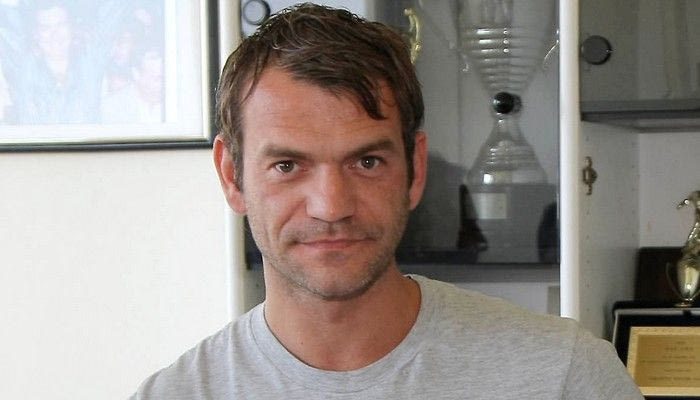 Σεκιουριτάς ο Κάρολ!