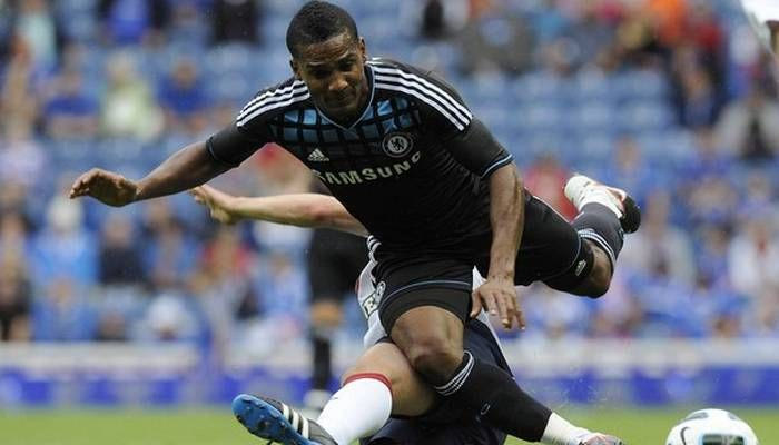 Αφήνει υποσχέσεις