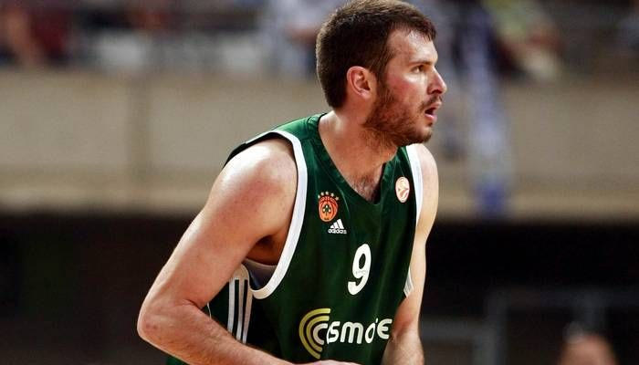 Απαντάει η Αρμάνι για Φώτση