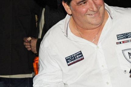 Δωρίζει τις μετοχές ο Καρράς