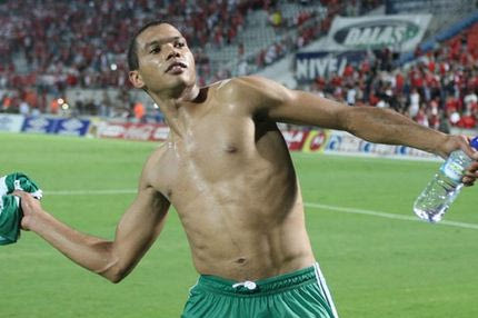 Κλείνει Μονσορό και Φορέ