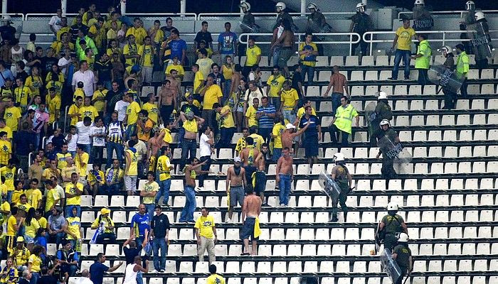 Επεισόδια και ημίωρη διακοπή στο ΟΑΚΑ